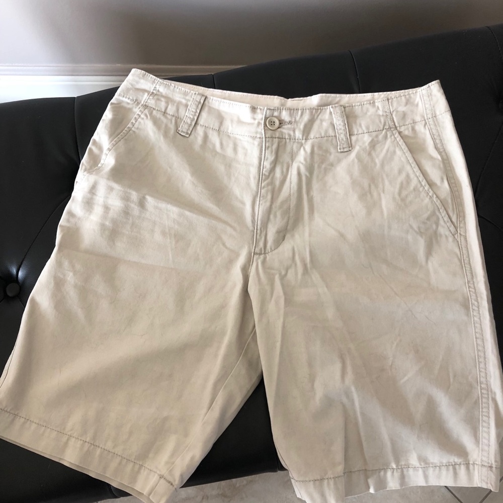 Men’s 32” khakis